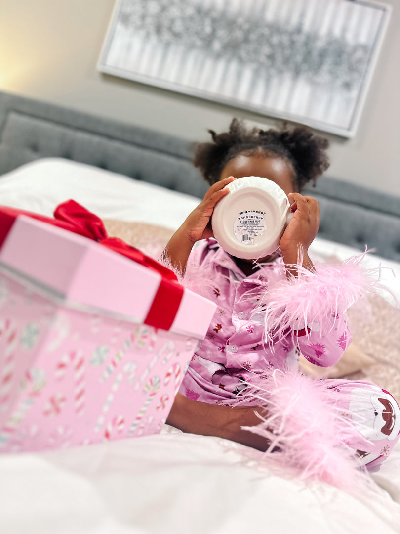 Santa Luxe Black Santa Lounge Set With Detachable Feathers